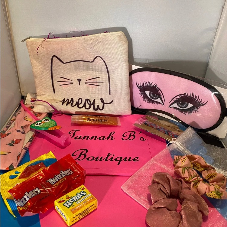 Lipgloss And Accessories